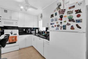 7620 Carlyle Ave APT 401, Miami Beach, FL 33141, Sold 04/04/25