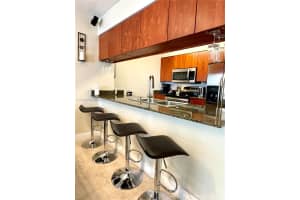 1200 Brickell Bay Dr APT 1805, Miami, FL 33131, Sold 09/12/24