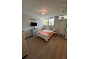 322 Taylor St #1d, Hollywood, FL 33019, Sold 01/10/24
