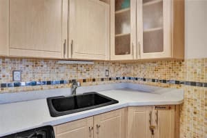 710 Washington Ave APT 225, Miami Beach, FL 33139, Sold 04/04/24