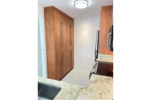 7900 Camino Cir APT 209, Miami, FL 33143, Sold 02/29/24