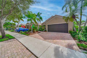 4302 Mahogany Ridge Dr, Weston, FL 33331, Sold 02/02/24