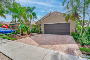 4302 Mahogany Ridge Dr, Weston, FL 33331, Sold 02/02/24