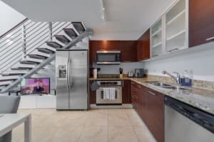 41 SE 5th St APT 2111, Miami, FL 33131, Sold 02/01/24