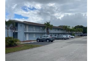 617 Ixoria Ave 29, Fort Pierce