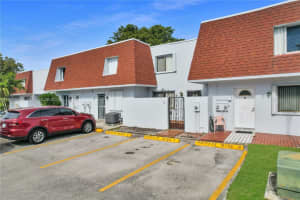 10700 NW 7th St #5a, Miami, FL 33172, Sold 02/27/24