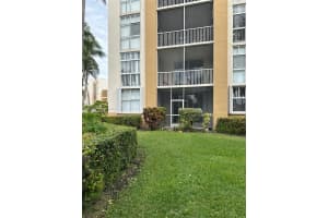 9805 NW 52nd St APT 105, Doral, FL 33178, Sold 01/31/24