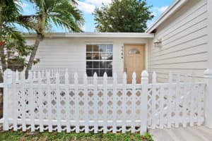 7786 Ridgewood Dr, Lake Worth Beach, FL 33467, Sold 05/23/24