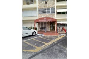 215 SE 3rd Ave #102b, Hallandale Beach, FL 33009, Sold 01/30/24