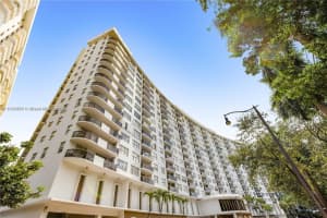 6039 Collins Ave APT 621, Miami Beach, FL 33140, Sold 03/08/24