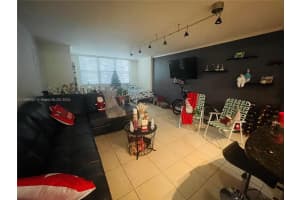 6039 Collins Ave APT 621, Miami Beach, FL 33140, Sold 03/08/24