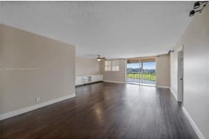 3001 W Rolling Hills Cir APT 406, Davie, FL 33328, Sold 02/06/24