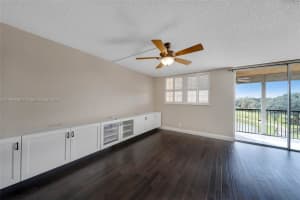 3001 W Rolling Hills Cir APT 406, Davie, FL 33328, Sold 02/06/24