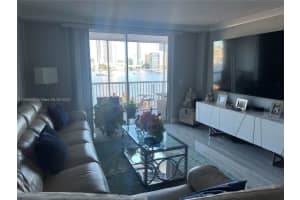 410 Golden Isles Dr 202 Hallandale Beach, FL 33009 - MLS#A11498653