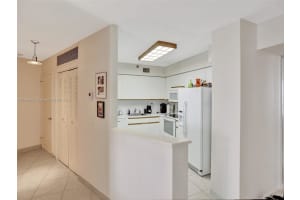 3400 NE 192 St APT 910, Aventura, FL 33180, Sold 03/22/24