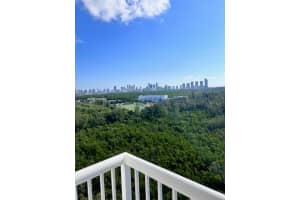 441 NE 195th St, Miami, FL 33179, Sold 05/07/24