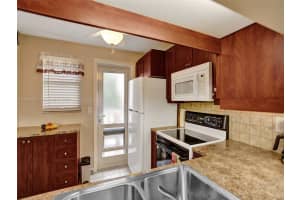 1025 SE 2nd Ave APT 304, Dania Beach, FL 33004, Sold 04/12/24