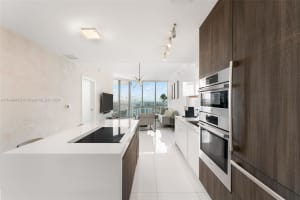 851 NE 1st Ave #2308, Miami, FL 33130, Sold 12/05/24