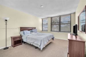 888 Intracoastal Dr #2e, Fort Lauderdale, FL 33304, Sold 05/17/24