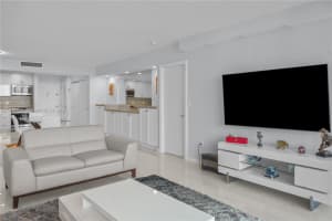 20515 E Country Club Dr APT 1849, Aventura, FL 33180, Sold 05/24/24