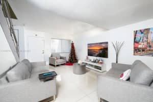 331 NW 82nd Ave APT 1304, Miami, FL 33126, Sold 02/17/24