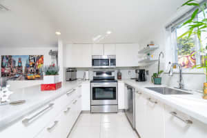 331 NW 82nd Ave APT 1304, Miami, FL 33126, Sold 02/17/24