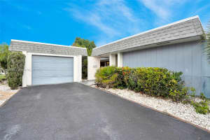 5711 S Bayberry Ln, Tamarac, FL 33319, Sold 10/18/24