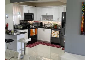 9280 Fontainebleau Blvd APT 101, Miami, FL 33172, Sold 04/10/24