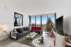 88 SW 7th St Apt 3704, Miami, FL 33130, Sold 09/30/24