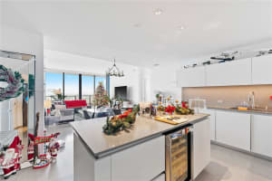 88 SW 7th St Apt 3704, Miami, FL 33130, Sold 09/30/24