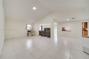 10040 SW 12th St, Pembroke Pines, FL 33025, Sold 01/19/24