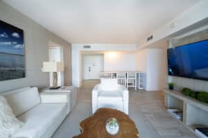 102 24th St APT 1545, Miami Beach, FL 33139, Sold 04/12/24