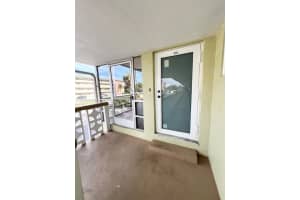 960 Crystal Lake Dr APT 203, Pompano Beach, FL 33064, Sold 05/15/24
