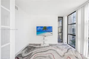 1000 Parkview Dr APT 501, Hallandale Beach, FL 33009, Sold 08/29/24