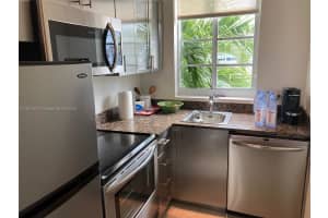 1000 Meridian Ave APT 8, Miami Beach, FL 33139, Sold 04/19/24