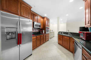 16101 Emerald Estates Dr APT 253, Weston, FL 33331, Sold 01/30/24