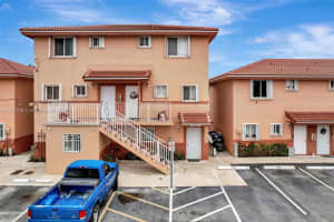 8078 NW 10th St APT 1, Miami, FL 33126, Sold 03/15/24