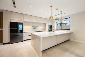 21126 NE 33rd Ave, Miami, FL 33180, Sold 04/19/24