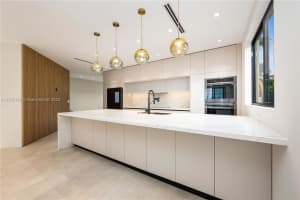 21126 NE 33rd Ave, Miami, FL 33180, Sold 04/19/24