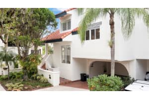2000 S Bayshore Dr APT 48, Coconut Grove, FL 33133, Sold 03/29/24