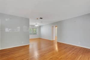 5631 SW 78th St APT 3, Miami, FL 33143, Sold 01/30/24
