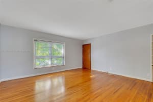 5631 SW 78th St APT 3, Miami, FL 33143, Sold 01/30/24