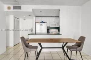 345 Ocean Dr APT 421, Miami Beach, FL 33139, Sold 03/19/24