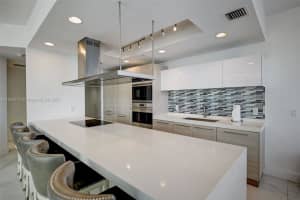 17301 Biscayne Blvd APT 909, Aventura, FL 33160, Sold 12/06/24