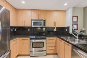 511 SE 5th Ave APT 1415, Fort Lauderdale, FL 33301, Sold 04/15/24