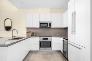 68 SE 6th St APT 4104, Miami, FL 33131, Sold 05/03/24