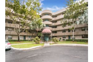 901 Colony Point Cir APT 422, Pembroke Pines, FL 33026, Sold 07/05/24