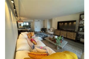 1121 Crandon Blvd APT E504, Key Biscayne, FL 33149, - MLS#A11504622