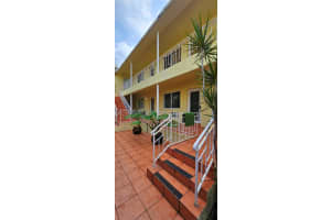 6831 Abbott Ave APT 3, Miami Beach, FL 33141, Sold 04/09/24