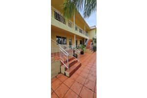 6831 Abbott Ave APT 3, Miami Beach, FL 33141, Sold 04/09/24